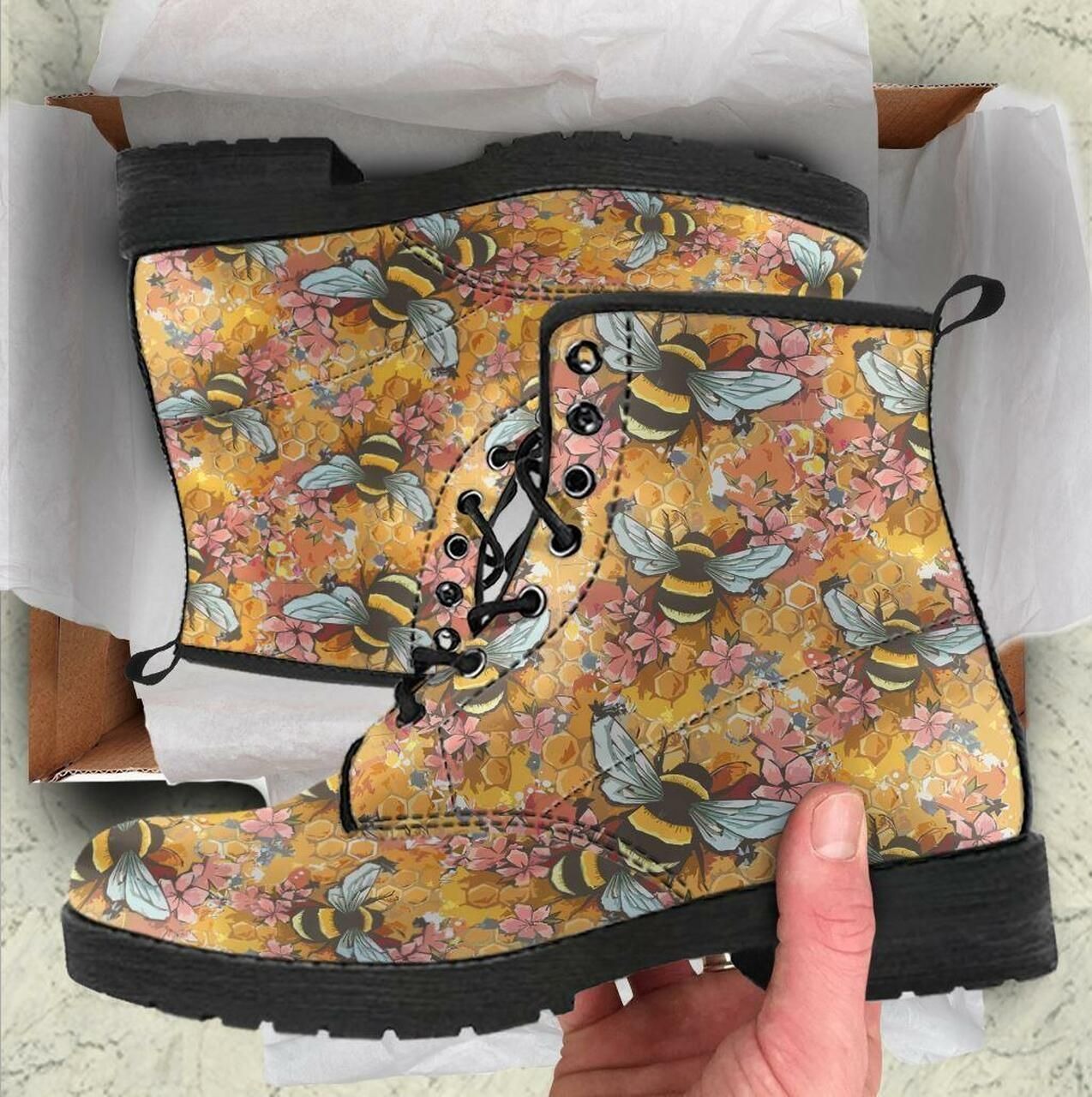 Bee Leather Boots - LuvinGift